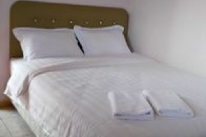 Room 9 of 27