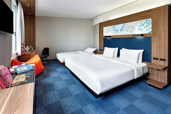 Room 14 of 39