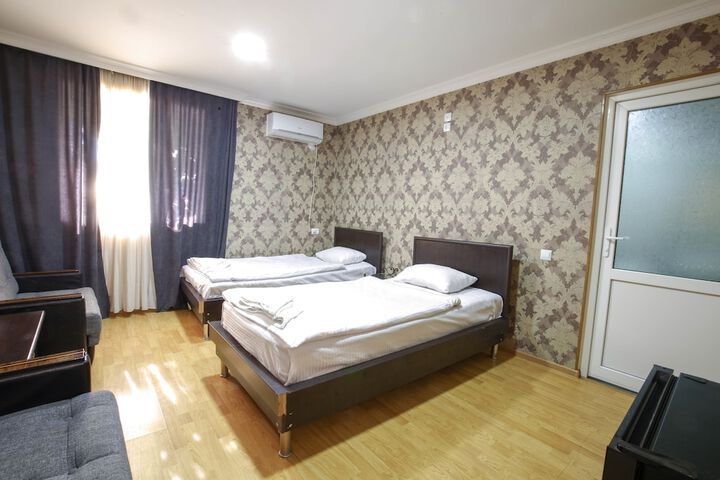 Room 21 of 53