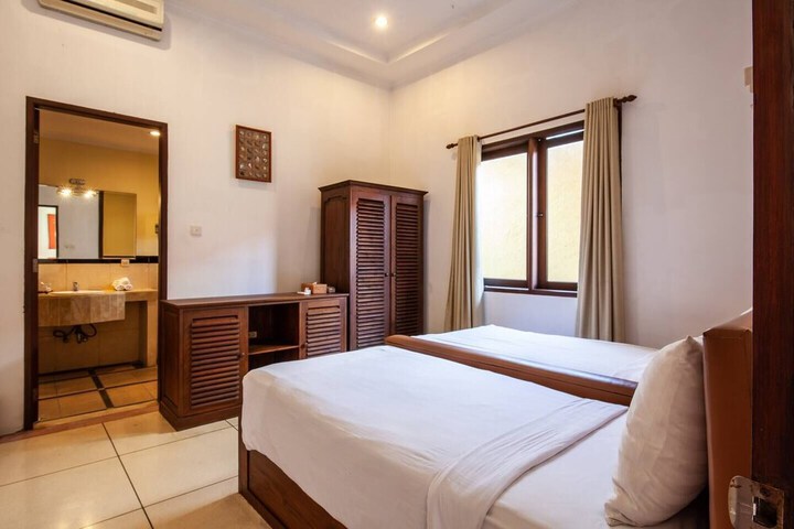 Room 8 of 48