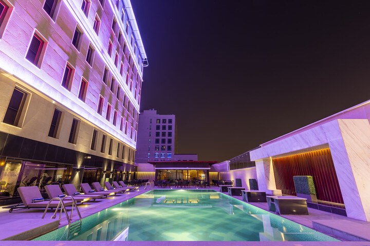 Pool 58 of 82