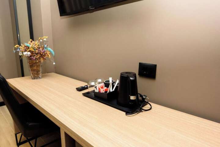 Room 16 of 50