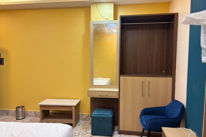 Room 25 of 35