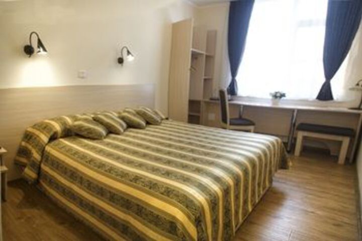 Room 18 of 44