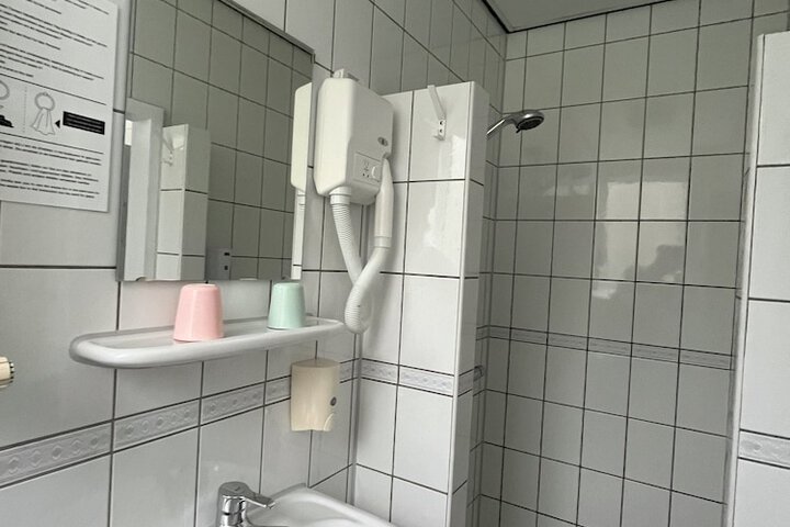 Room 27 of 56