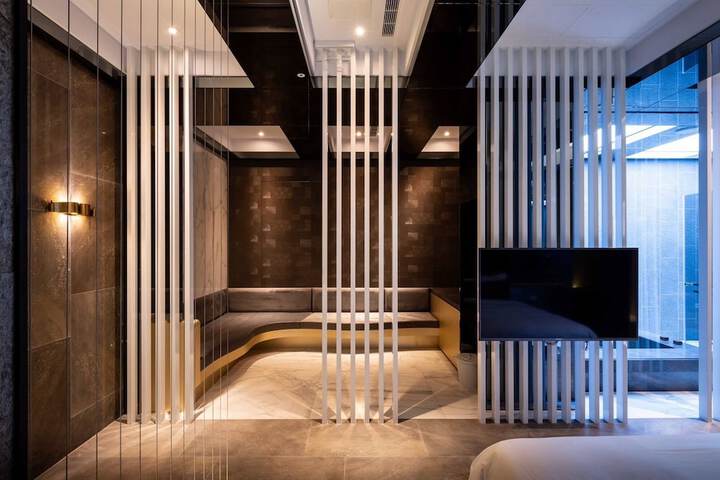 Room 40 of 67