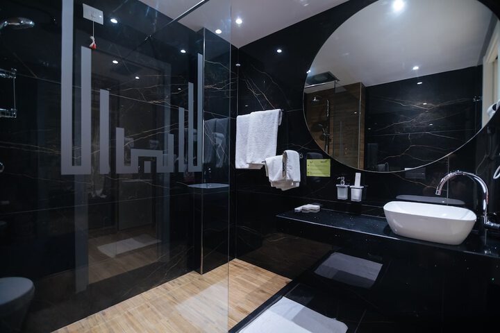 Room 21 of 43