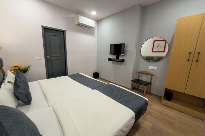 Room 26 of 39