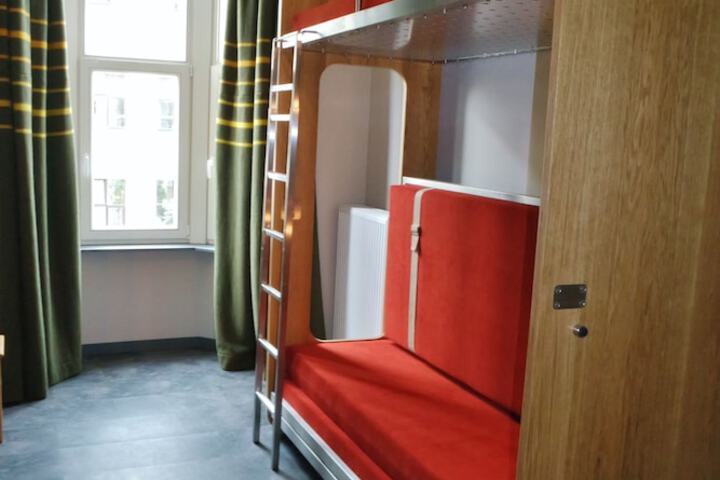 Room 8 of 60