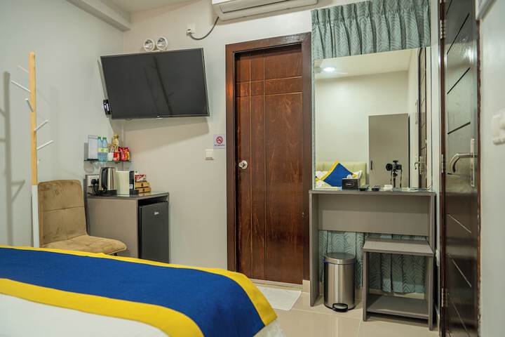 Room 6 of 86