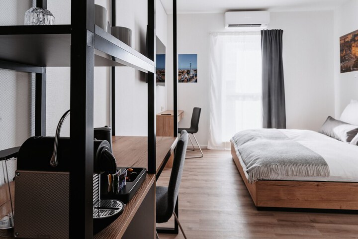 Room 27 of 86