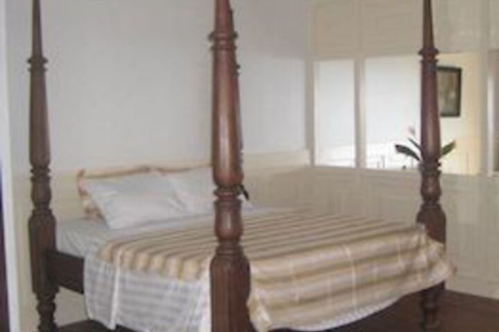 Room 12 of 30