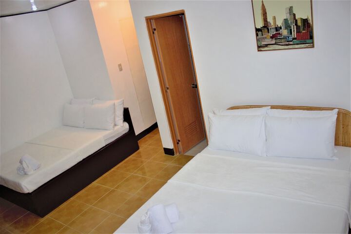 Room 9 of 31