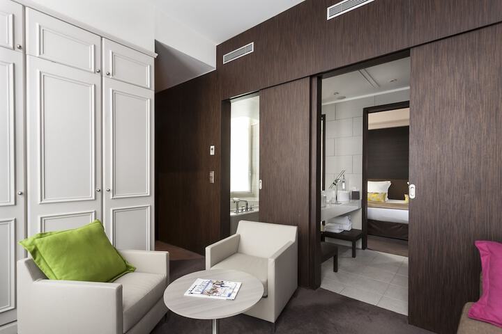 Room 60 of 86