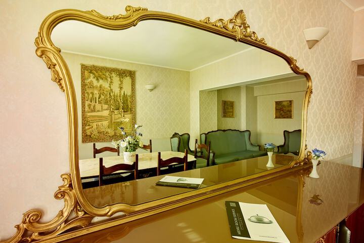 Room 3 of 63