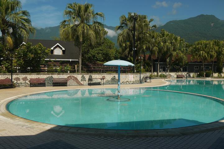 Pool 2 of 5