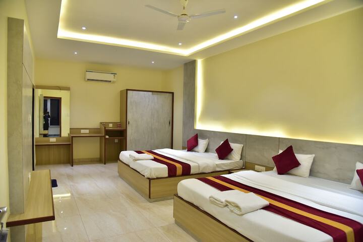 Room 12 of 39