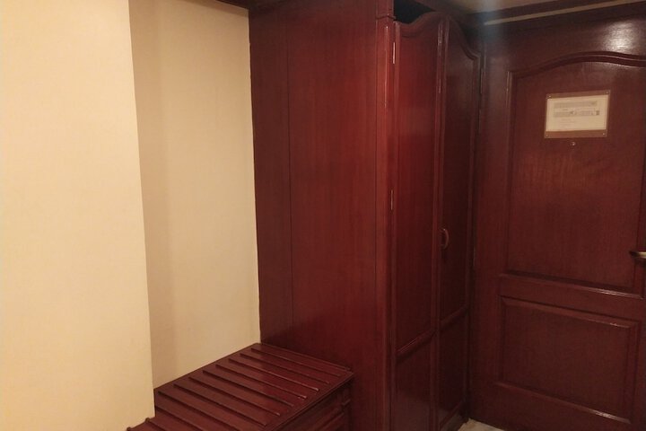 Room 28 of 96