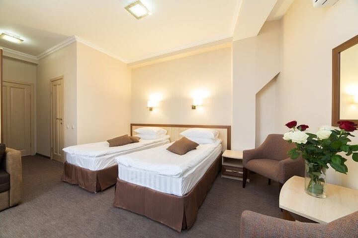 Room 4 of 11