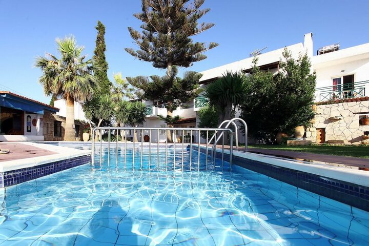 Pool 42 of 65