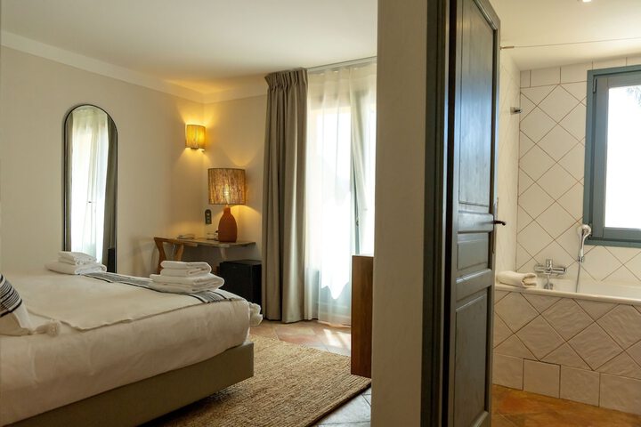 Room 32 of 155