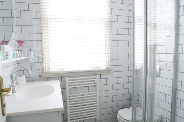 Room 16 of 25