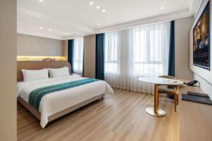 Room 9 of 9