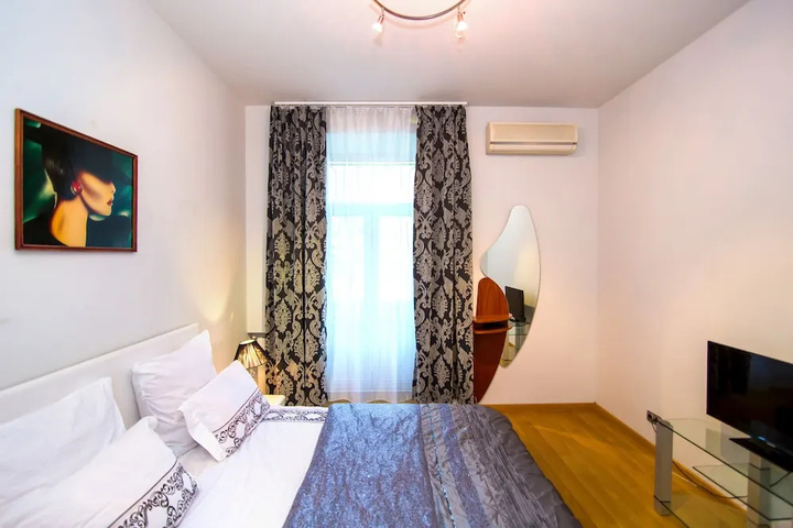Room 5 of 14