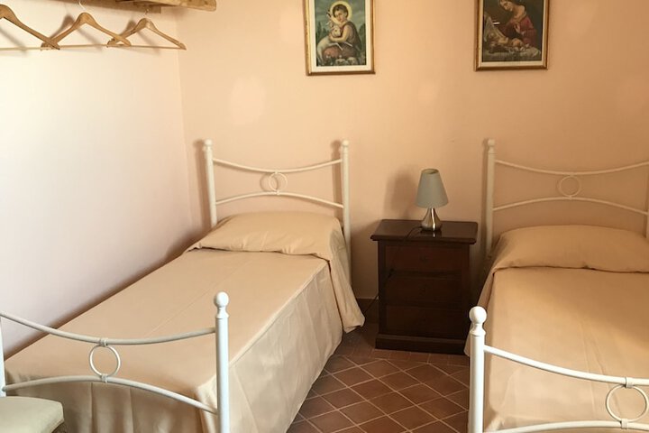 Room 6 of 36