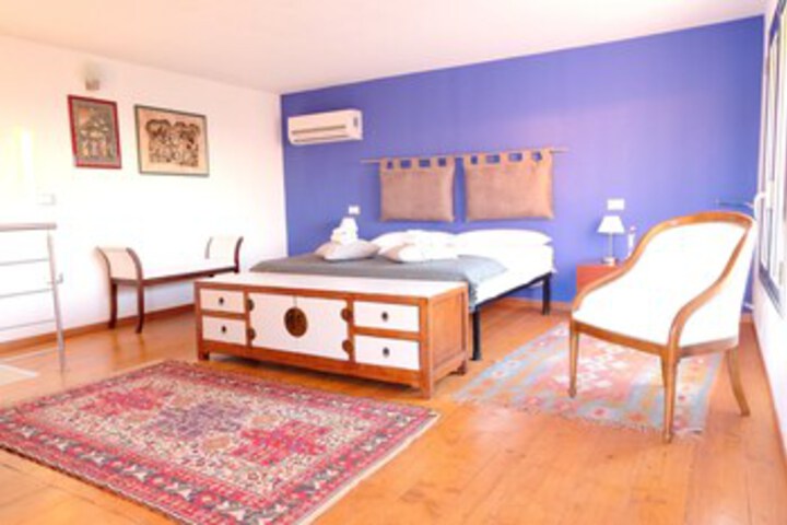 Room 90 of 100