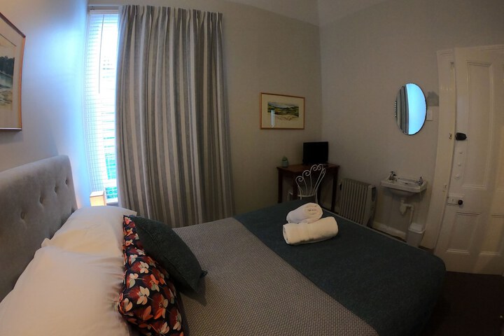 Room 7 of 40