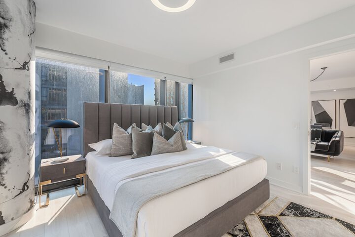Room 12 of 85