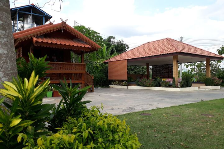 Hotel Exterior 45 of 49