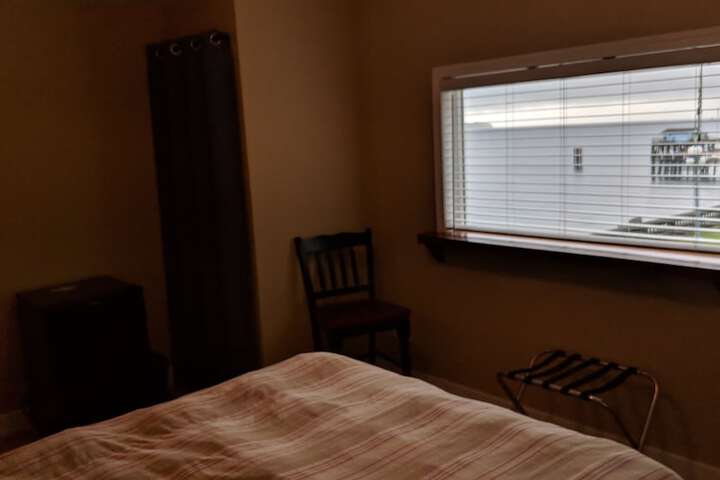 Room 2 of 85