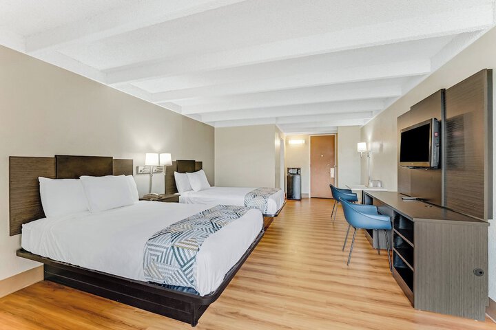 Room 17 of 27