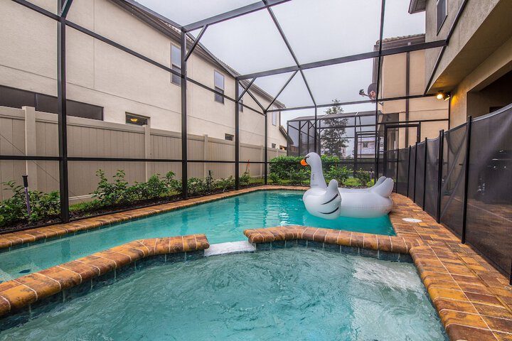 Pool 45 of 47