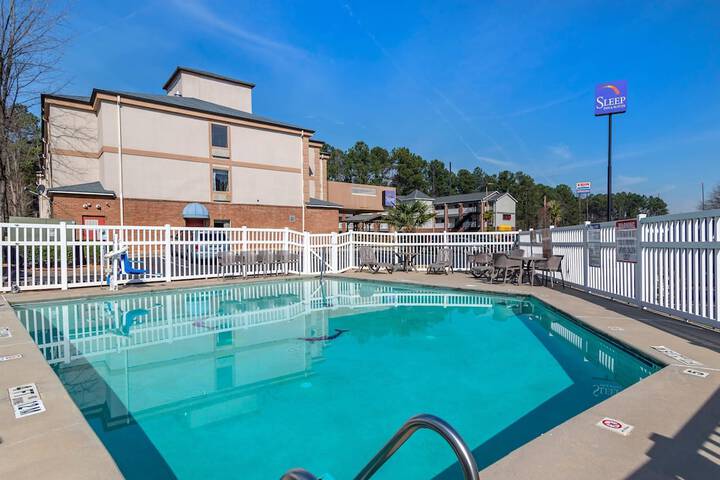 Pool Hotel