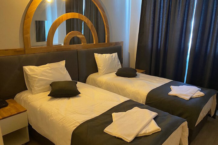 Room 6 of 23
