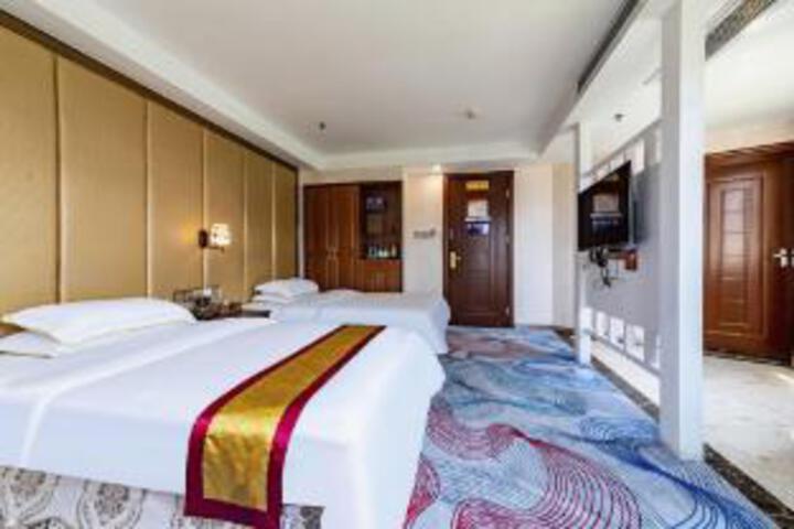 Room 13 of 14