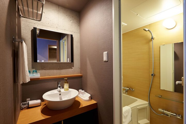 Room 118 of 191
