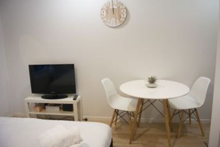 Room 10 of 13