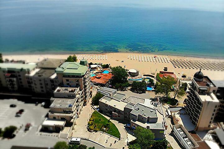 IZVORA APART-HOTEL Beach Front Suites