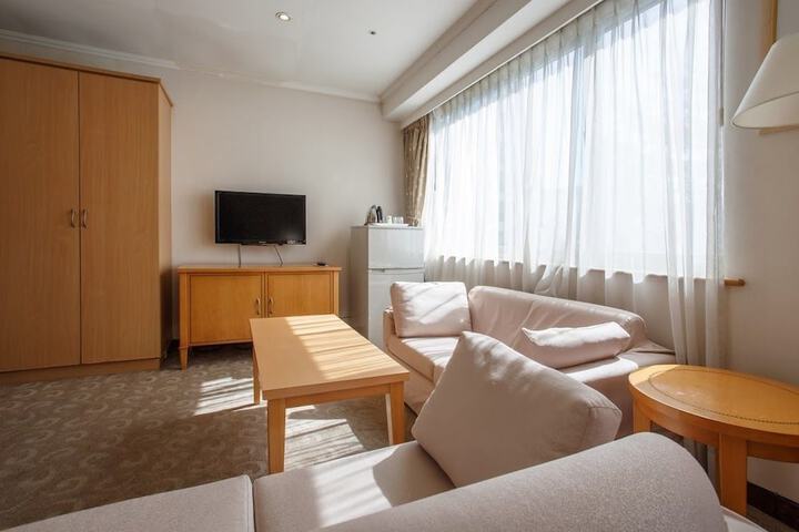 Room 16 of 40