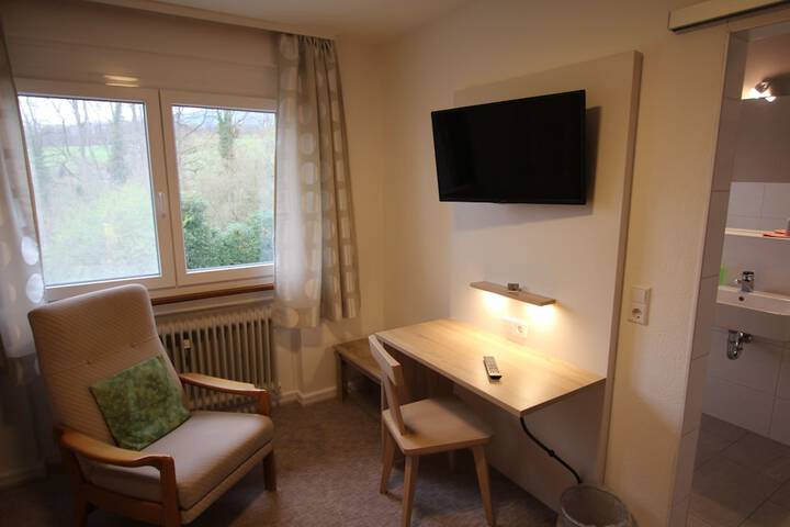Room 5 of 21