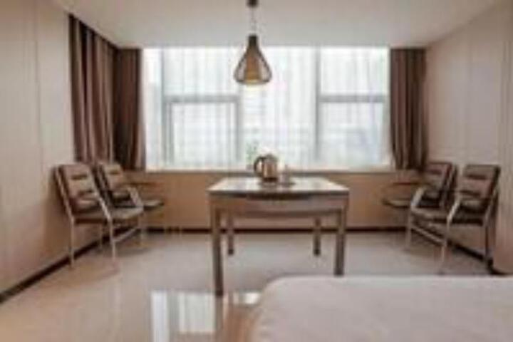 Dandelion Boutique Hotel (Wuhe Guangcai Market Zhongxu Square Store)