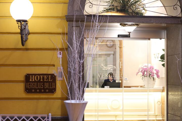 Hotel 95 of 100