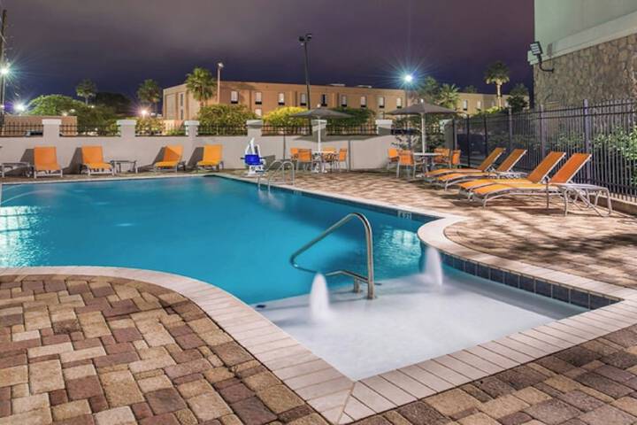 Hotel Pool