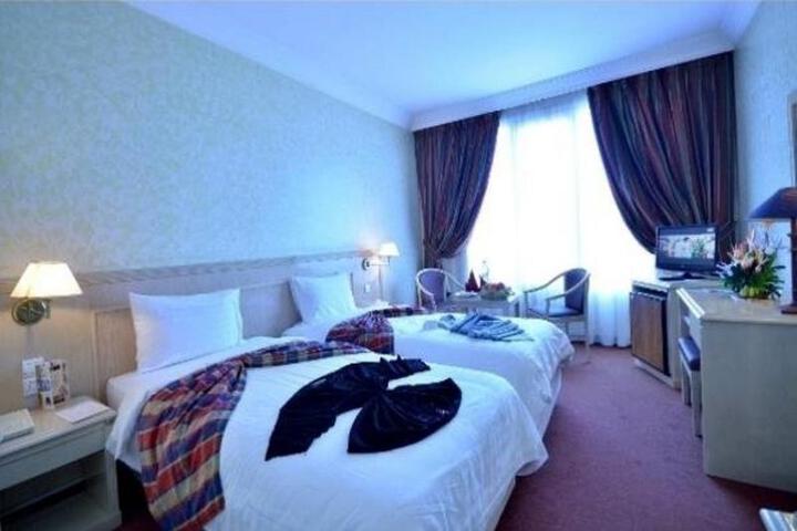 Room 9 of 9