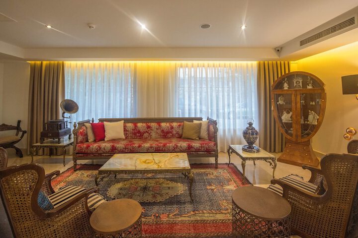 Guest Lobby