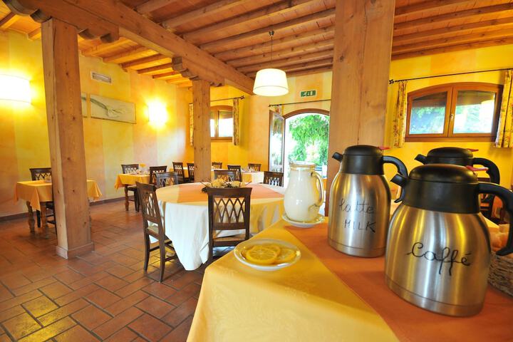 Breakfast/Coffee Service 58 of 82